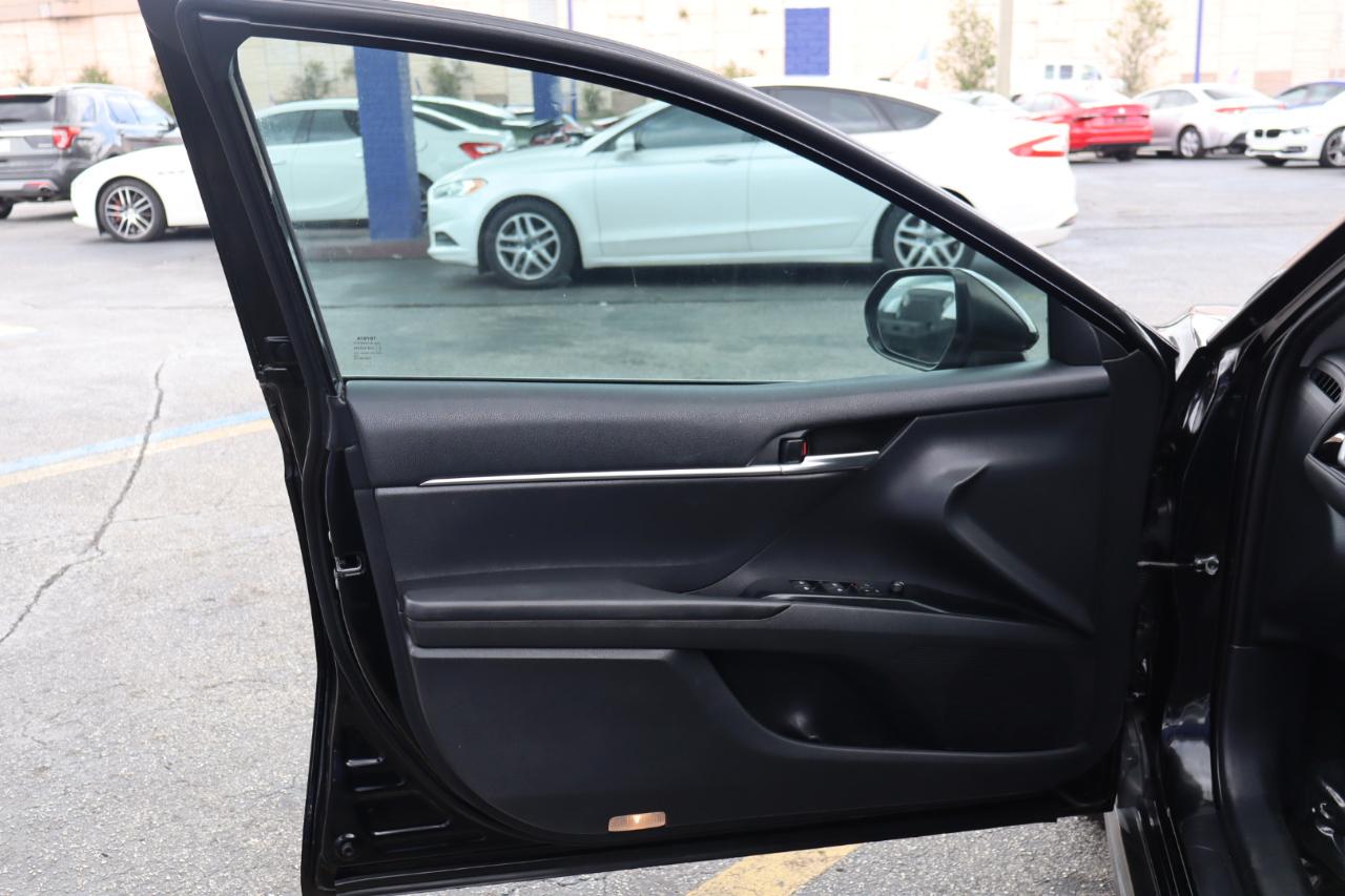 Toyota Camry XLE Auto (Natl) 2019