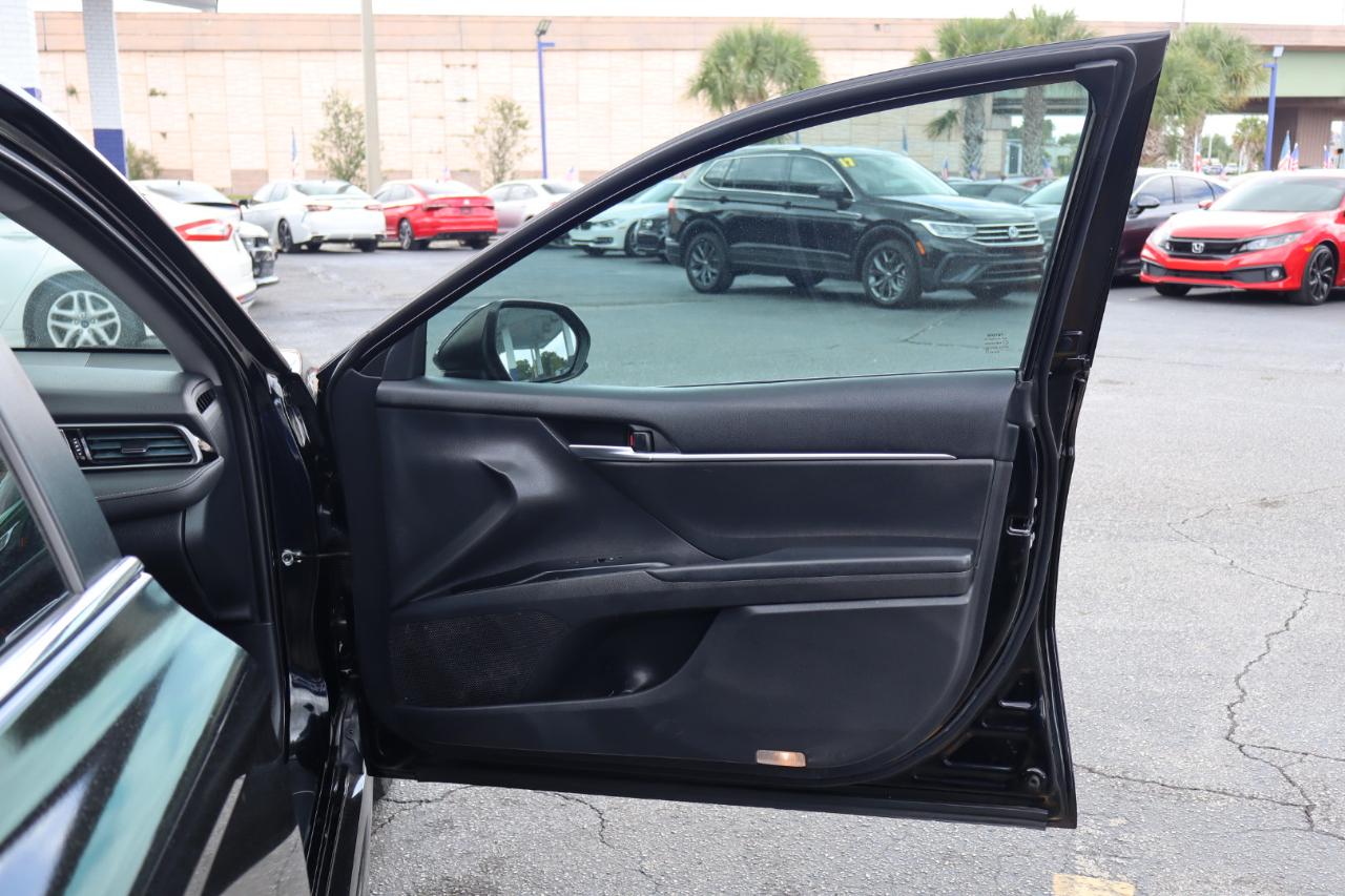 Toyota Camry XLE Auto (Natl) 2019