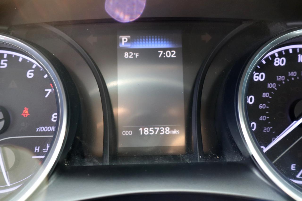 Toyota Camry XLE Auto (Natl) 2019