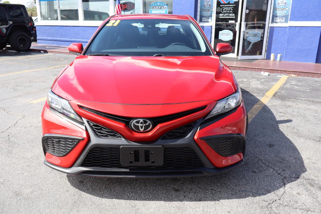 Toyota Camry SE Auto (Natl) 2021