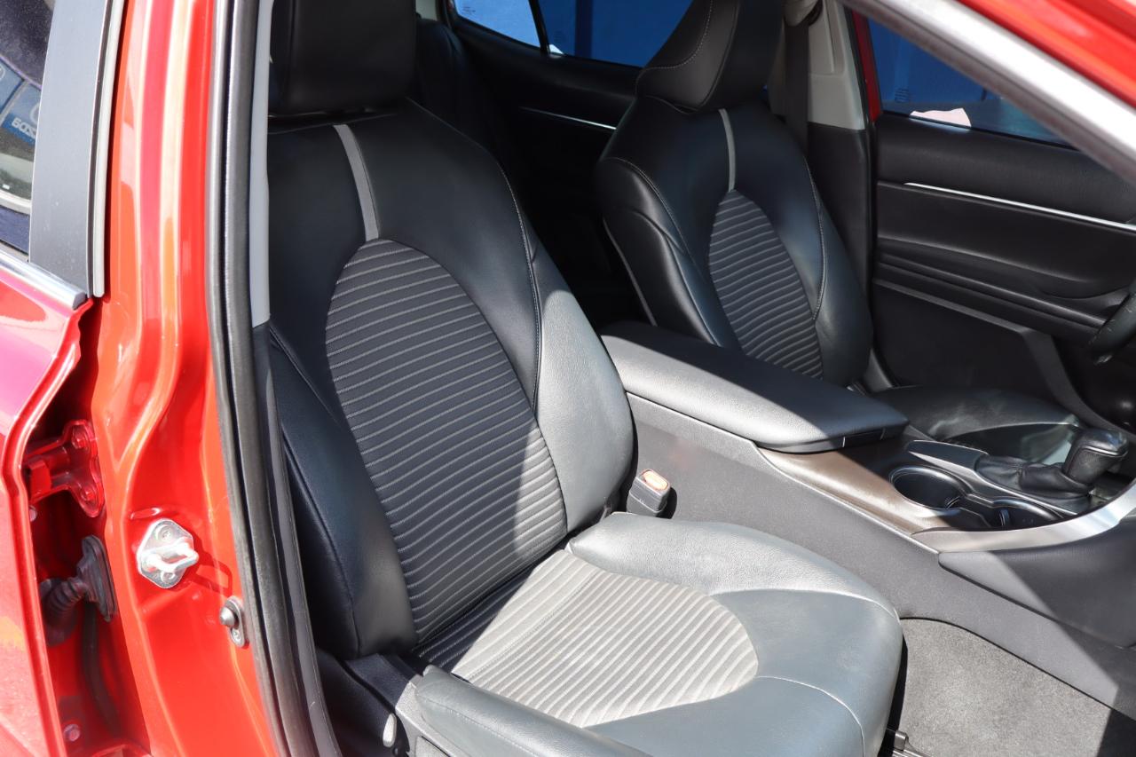 Toyota Camry SE Auto (Natl) 2021