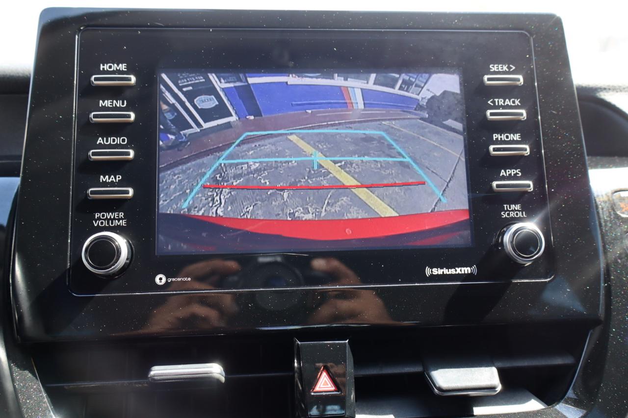 Toyota Camry SE Auto (Natl) 2021