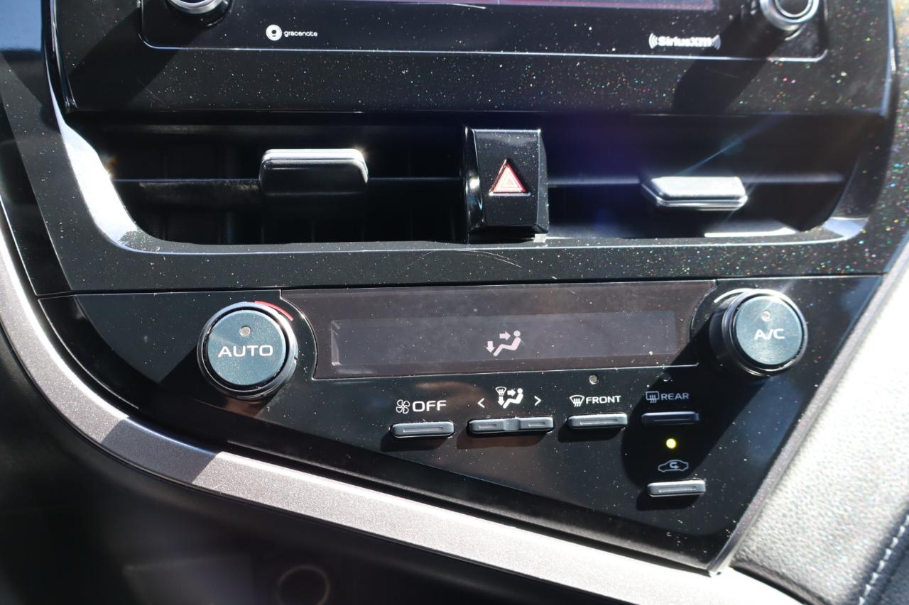 Toyota Camry SE Auto (Natl) 2021