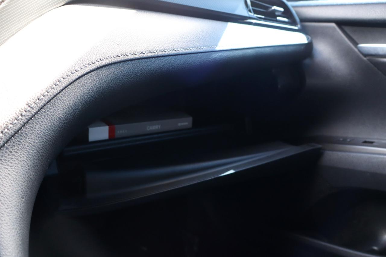 Toyota Camry SE Auto (Natl) 2021