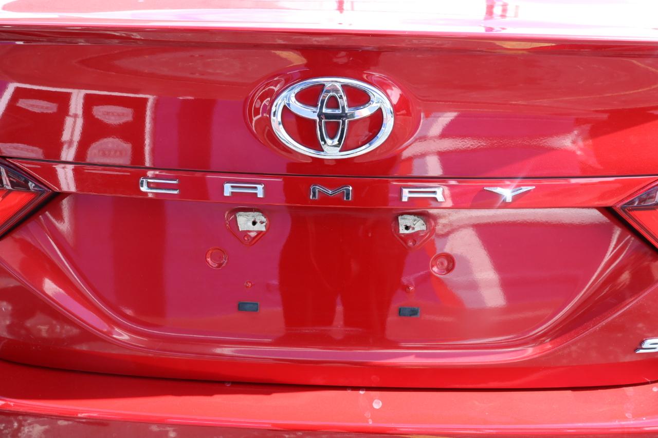 Toyota Camry SE Auto (Natl) 2021