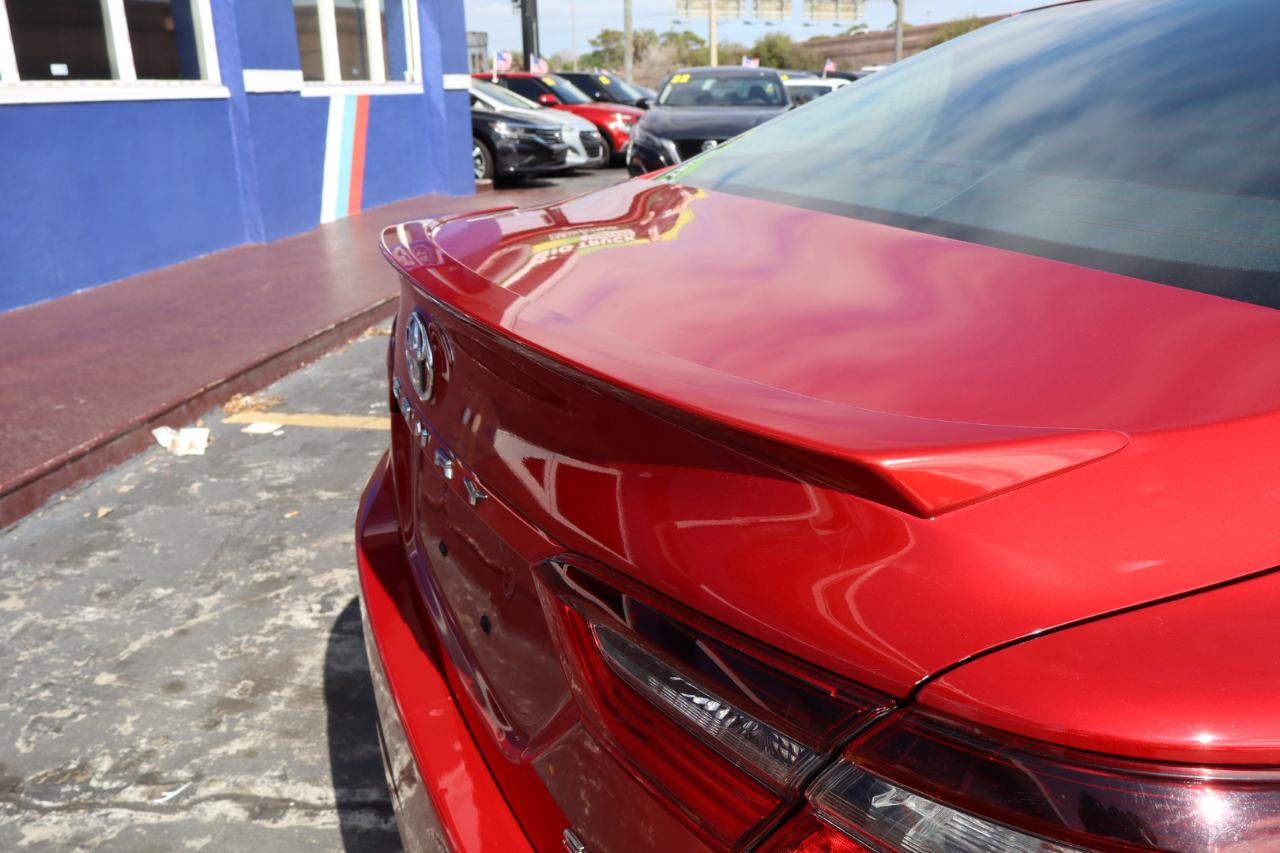 Toyota Camry SE Auto (Natl) 2021