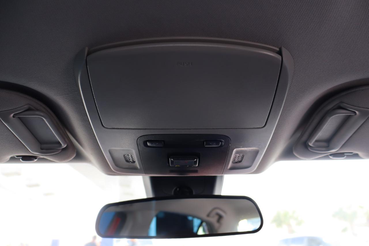 Toyota Camry SE Auto (Natl) 2021