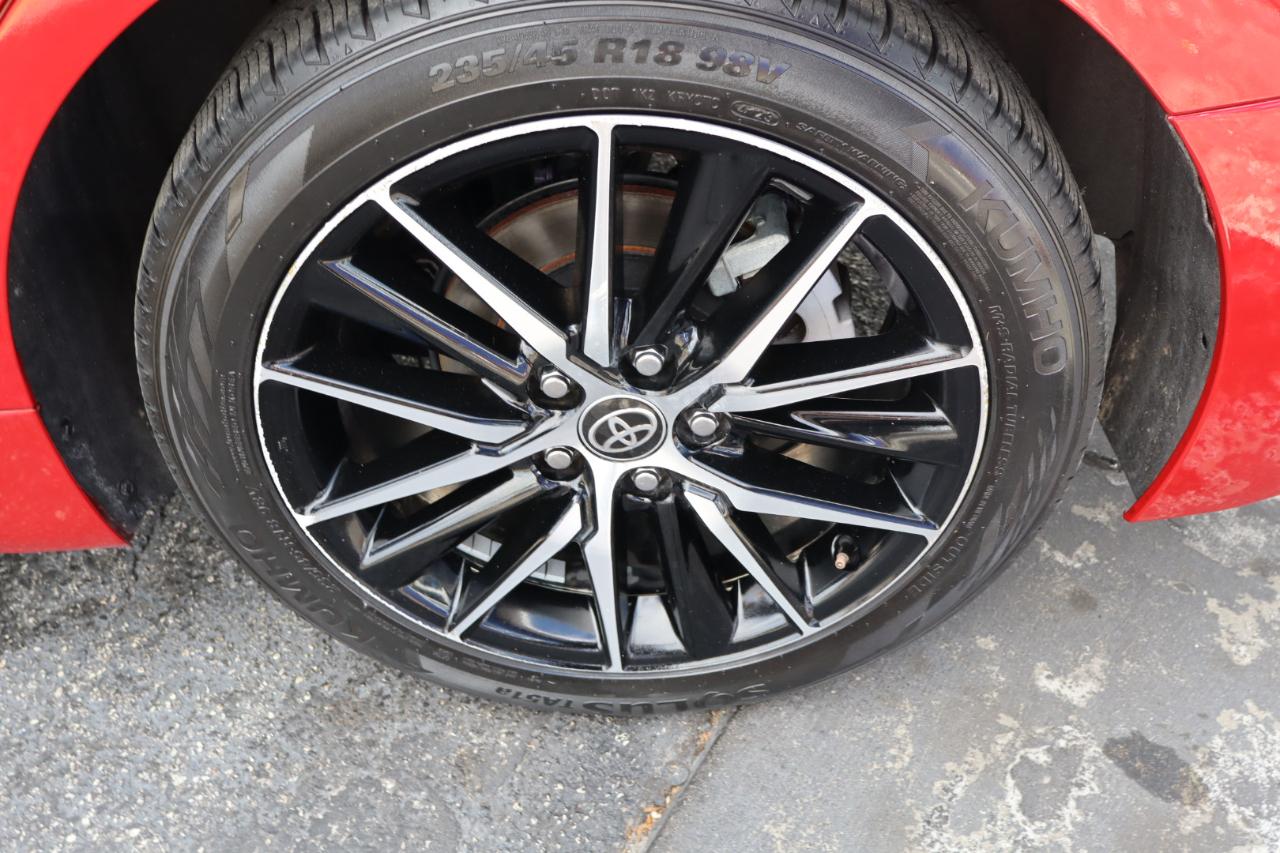 Toyota Camry SE Auto (Natl) 2021