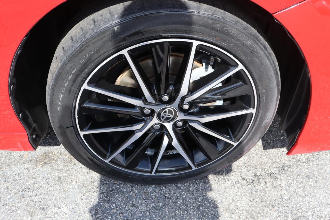 Toyota Camry SE Auto (Natl) 2021