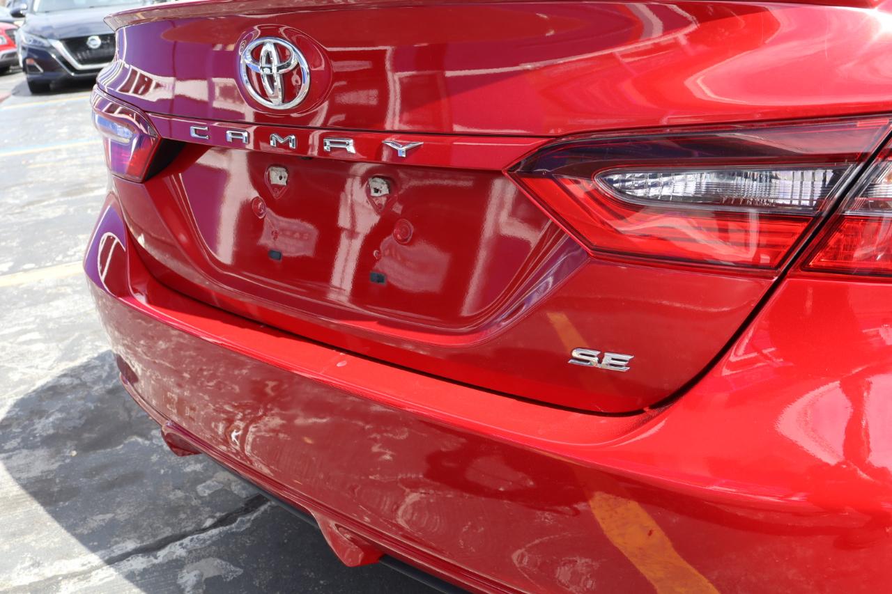 Toyota Camry SE Auto (Natl) 2021