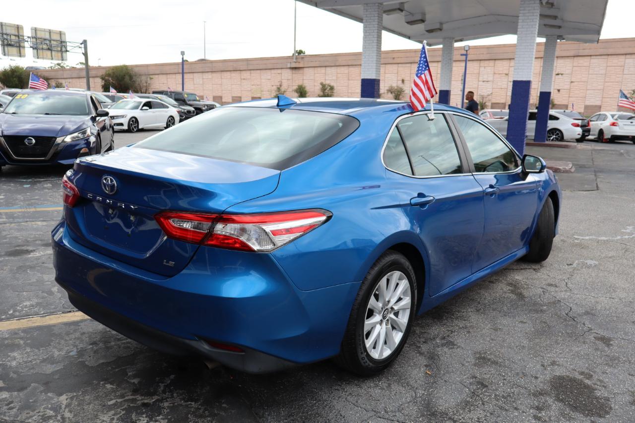 Toyota Camry LE Auto (Natl) 2020