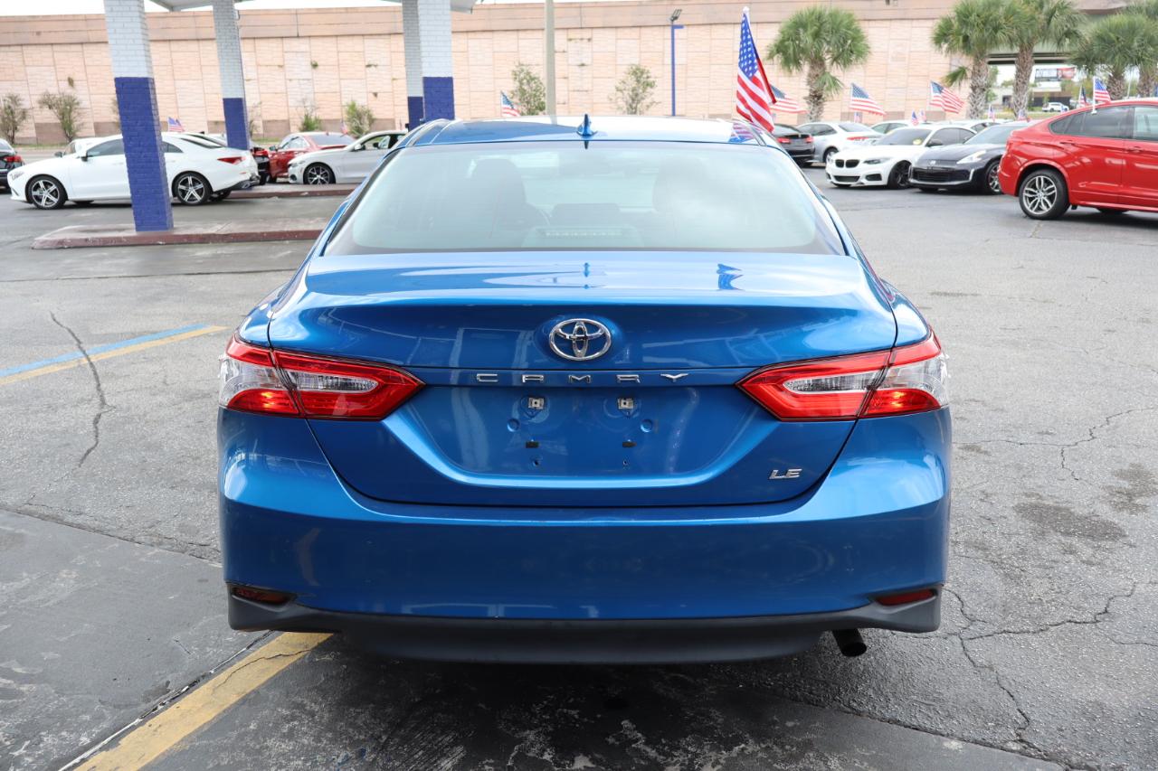 Toyota Camry LE Auto (Natl) 2020