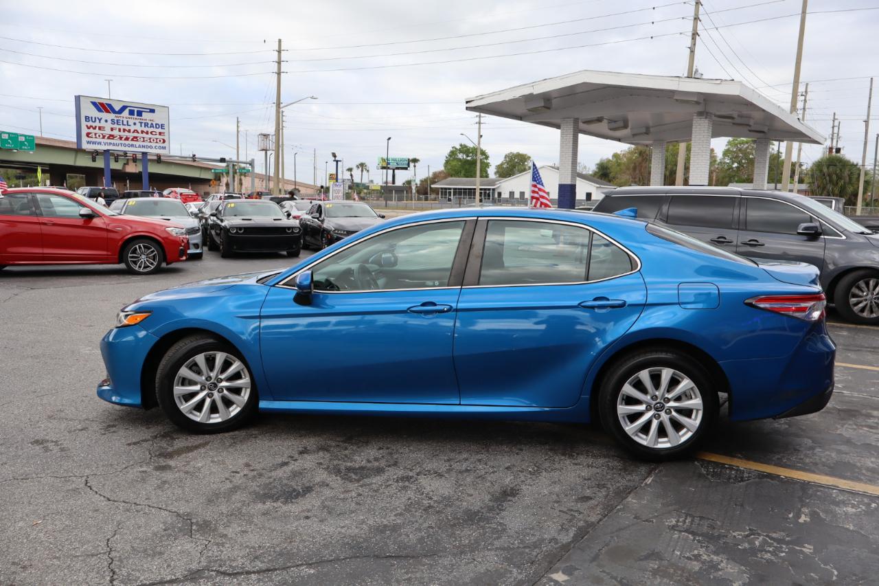 Toyota Camry LE Auto (Natl) 2020