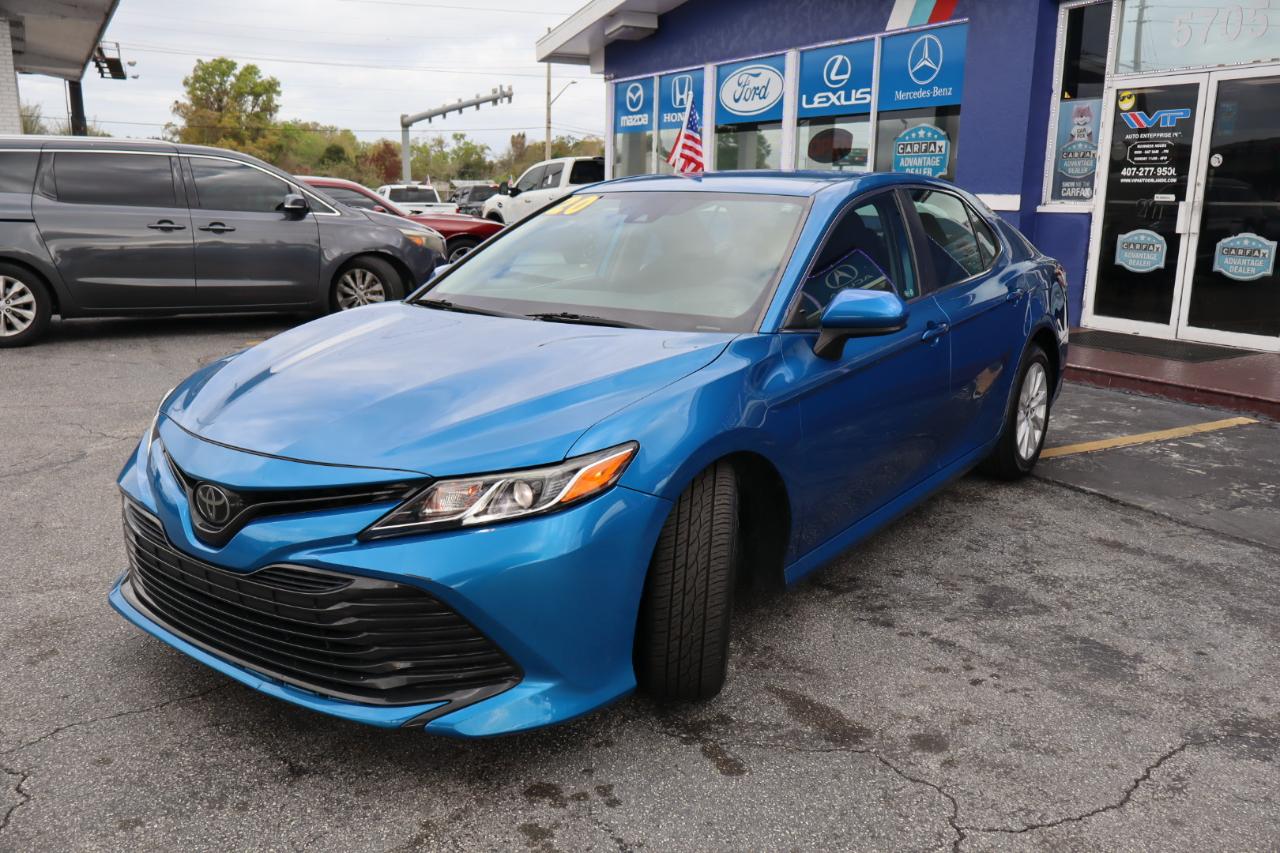 Toyota Camry LE Auto (Natl) 2020