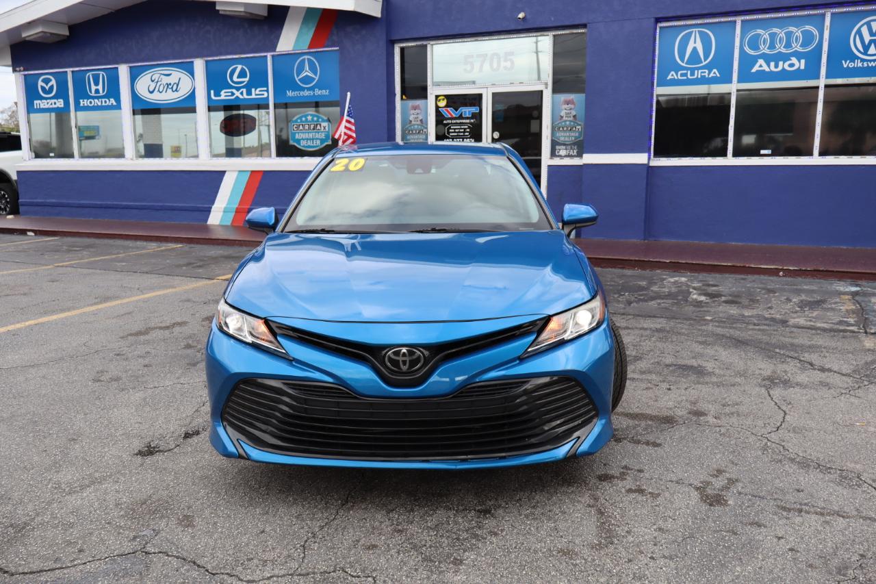 Toyota Camry LE Auto (Natl) 2020