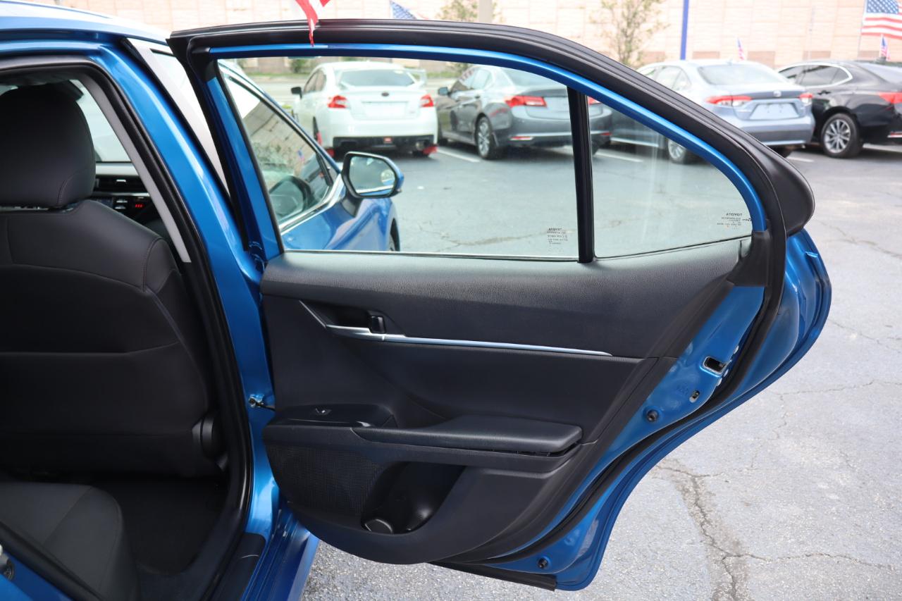 Toyota Camry LE Auto (Natl) 2020