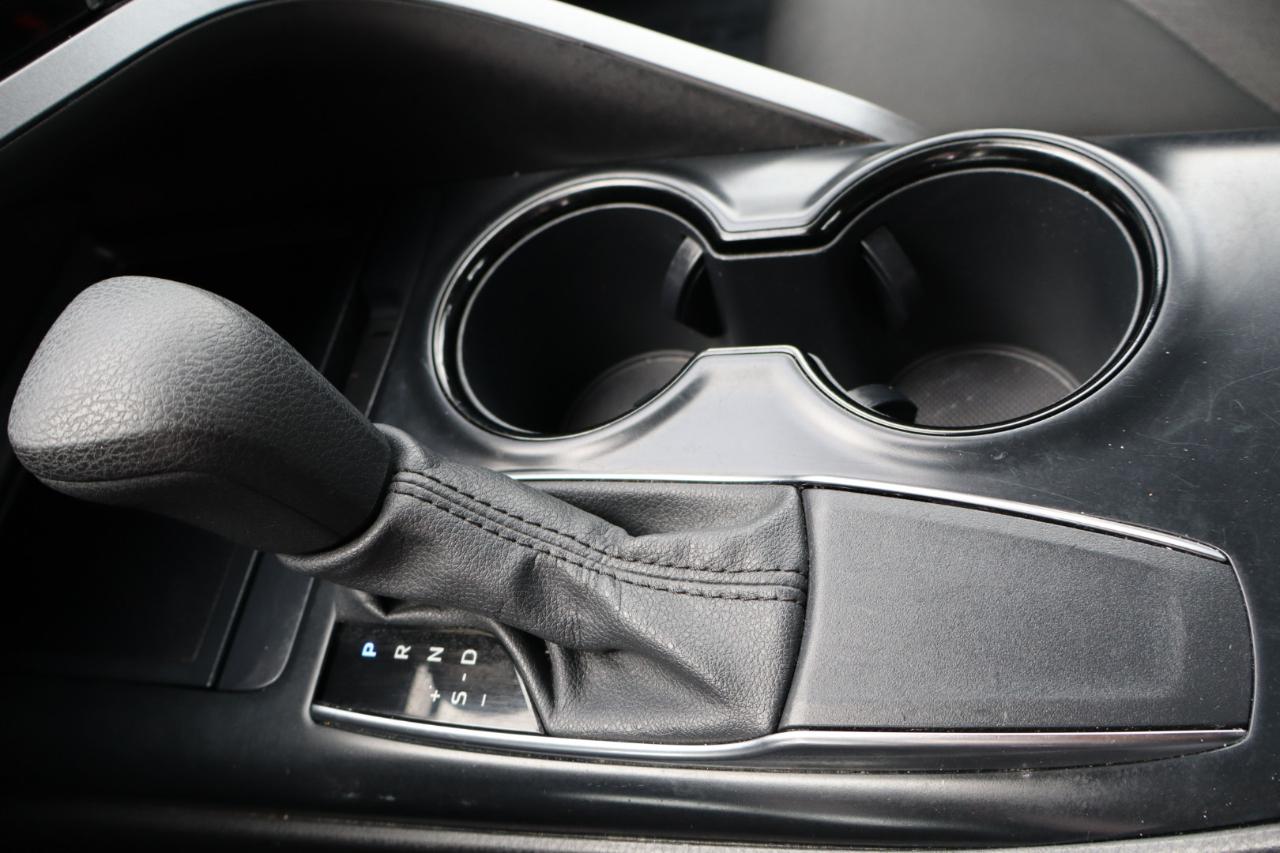 Toyota Camry LE Auto (Natl) 2020