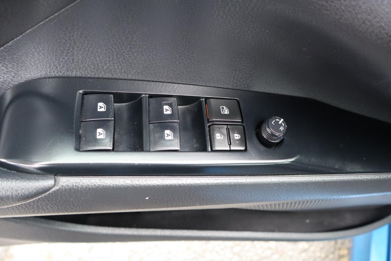 Toyota Camry LE Auto (Natl) 2020