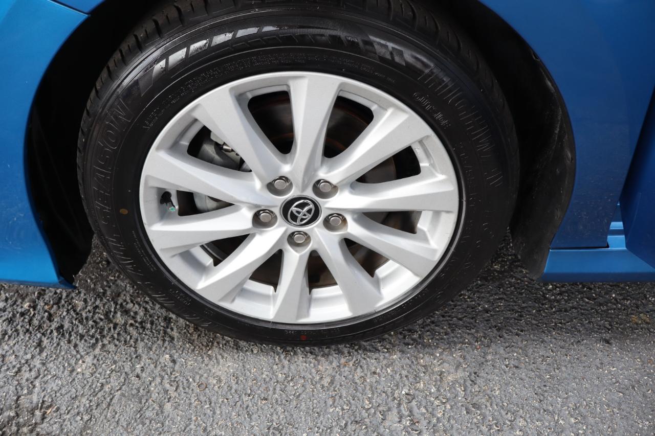 Toyota Camry LE Auto (Natl) 2020