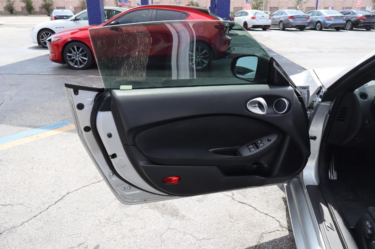 Nissan 370Z Coupe Sport Tech Auto 2017