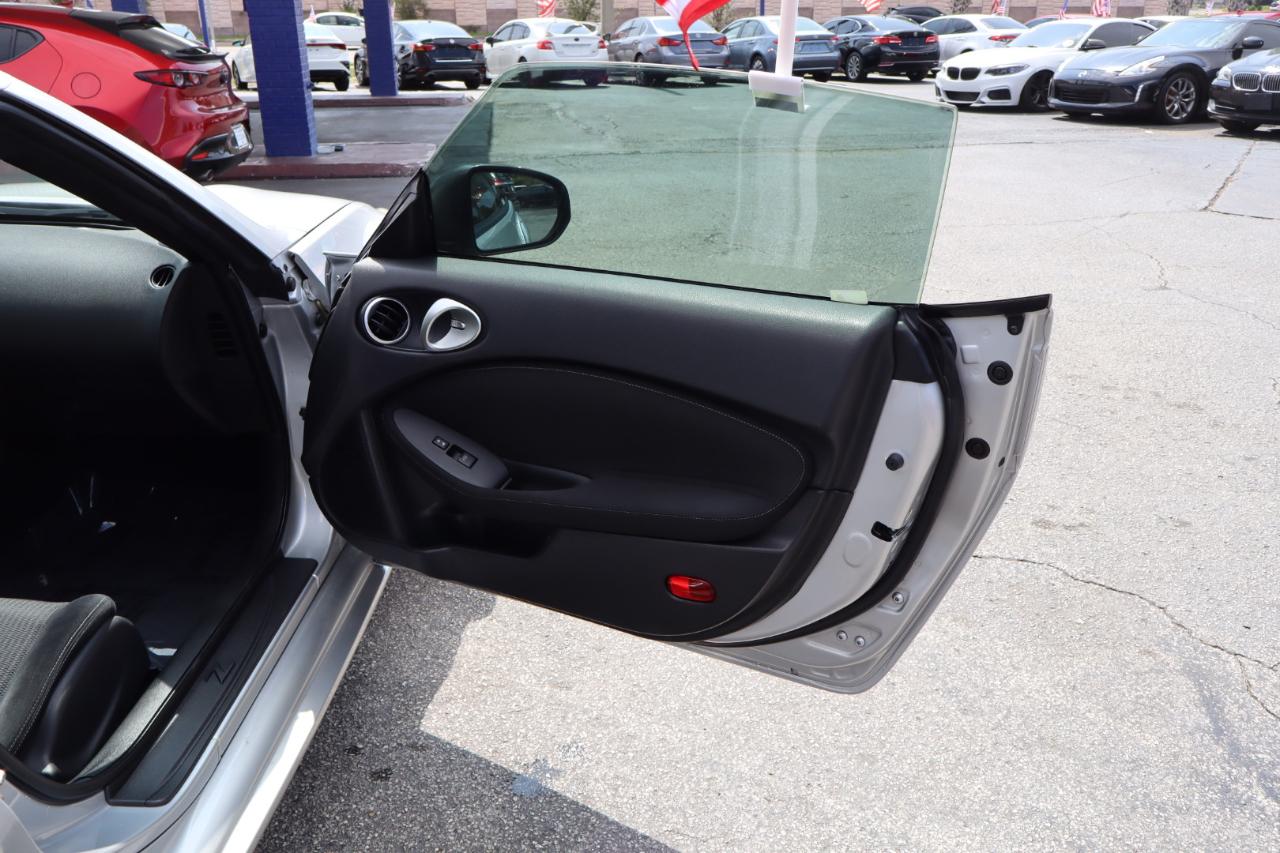 Nissan 370Z Coupe Sport Tech Auto 2017