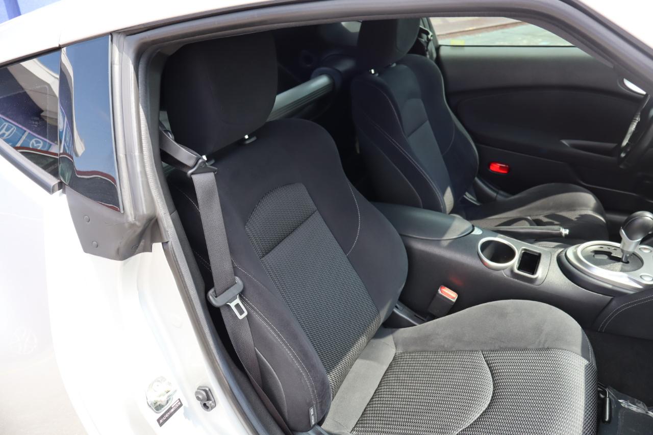 Nissan 370Z Coupe Sport Tech Auto 2017