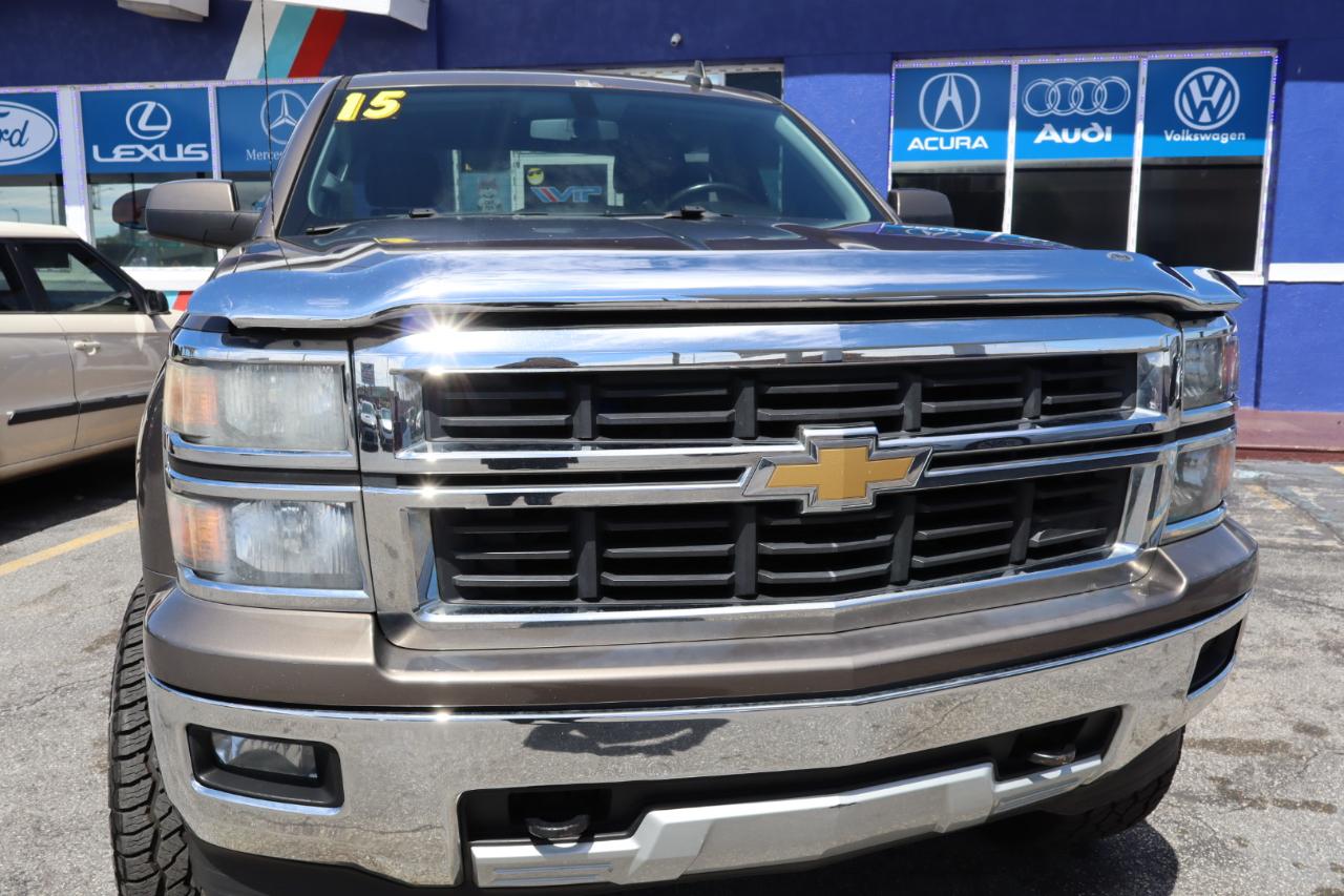 Chevrolet Silverado 1500 4WD Crew Cab 143.5" LT w/2LT 2015