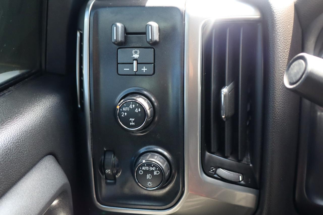 Chevrolet Silverado 1500 4WD Crew Cab 143.5" LT w/2LT 2015