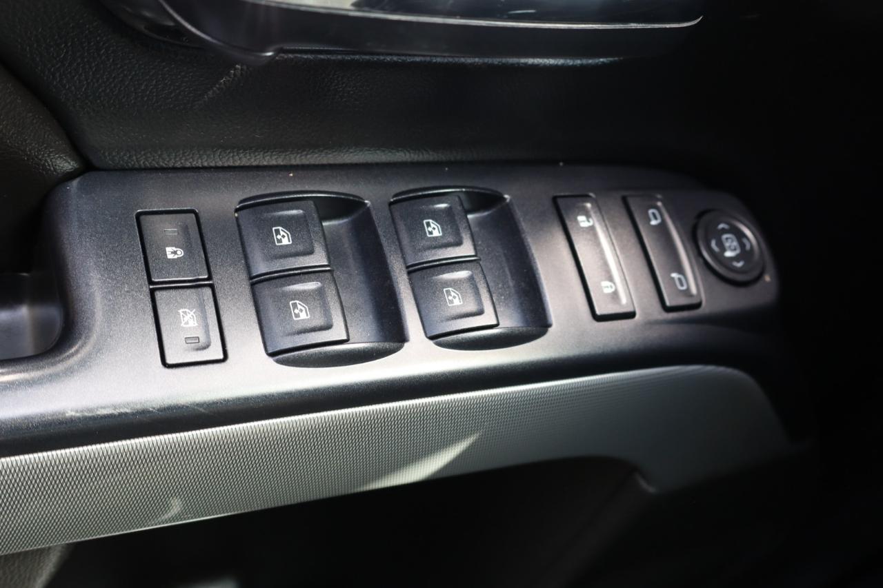 Chevrolet Silverado 1500 4WD Crew Cab 143.5" LT w/2LT 2015