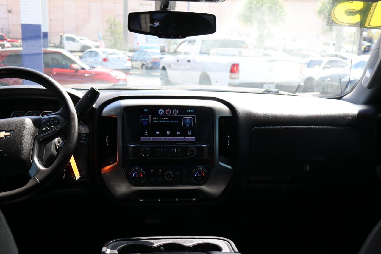 Chevrolet Silverado 1500 4WD Crew Cab 143.5" LT w/2LT 2015