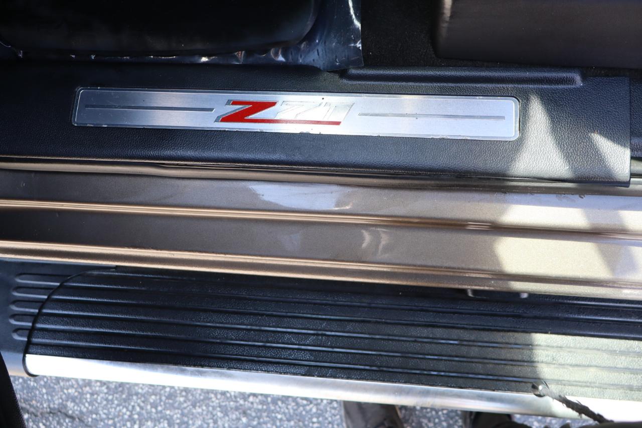 Chevrolet Silverado 1500 4WD Crew Cab 143.5" LT w/2LT 2015