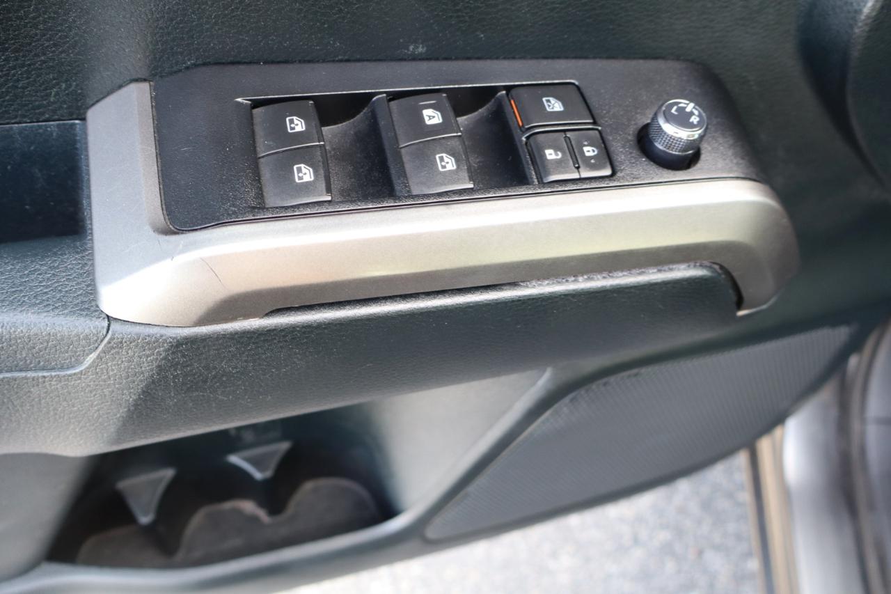 Toyota Tacoma TRD Off Road Double Cab 5' Bed V6 4x2 AT (Natl) 2017