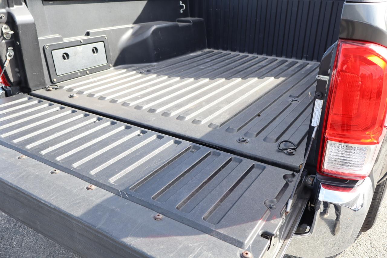 Toyota Tacoma TRD Off Road Double Cab 5' Bed V6 4x2 AT (Natl) 2017