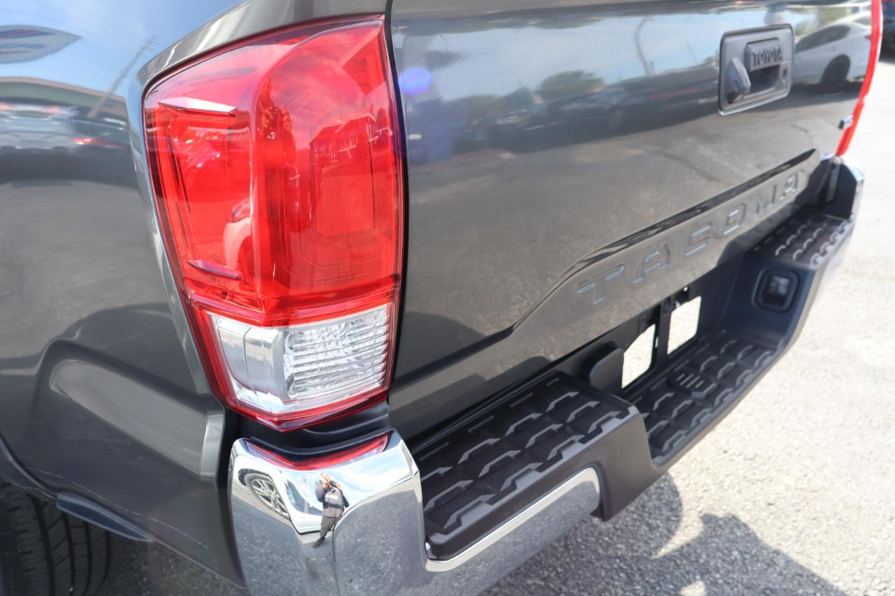 Toyota Tacoma TRD Off Road Double Cab 5' Bed V6 4x2 AT (Natl) 2017