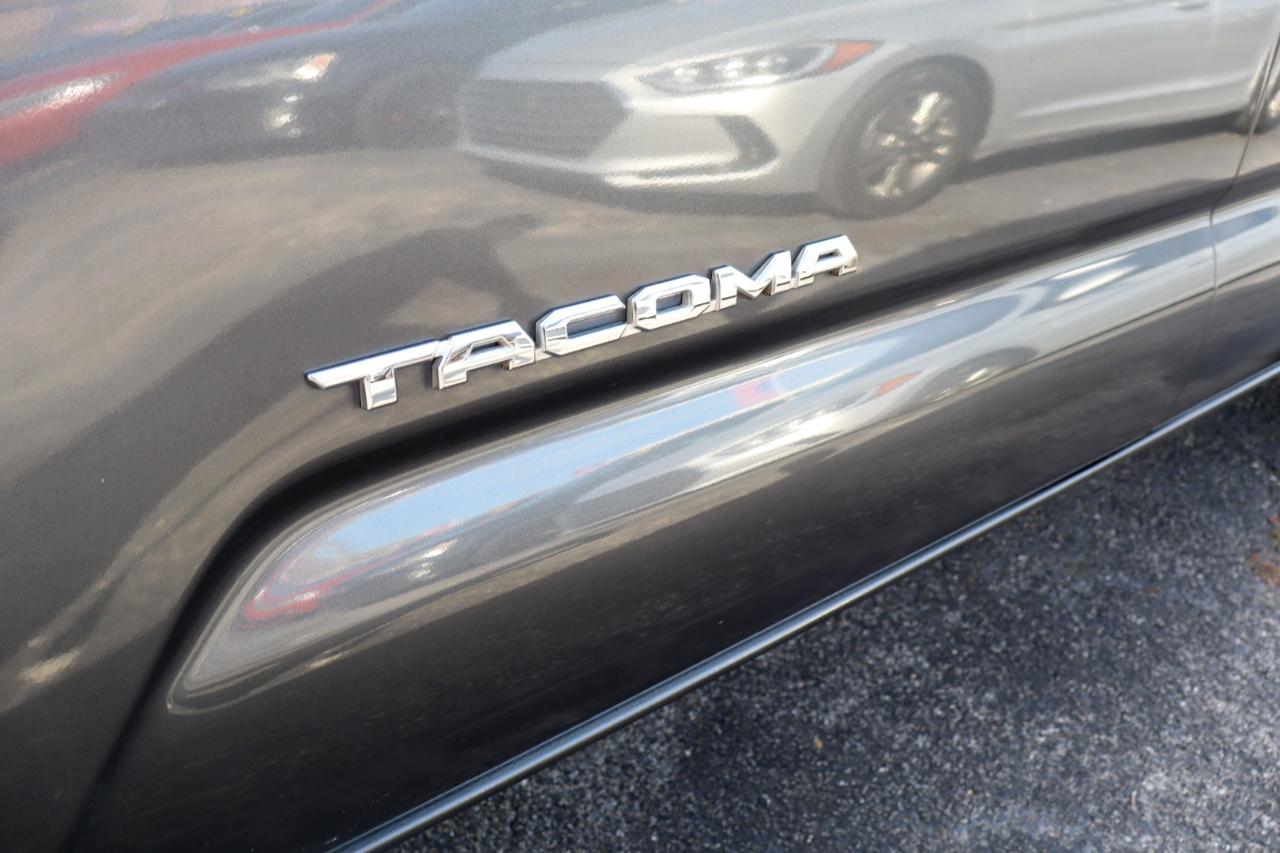 Toyota Tacoma TRD Off Road Double Cab 5' Bed V6 4x2 AT (Natl) 2017