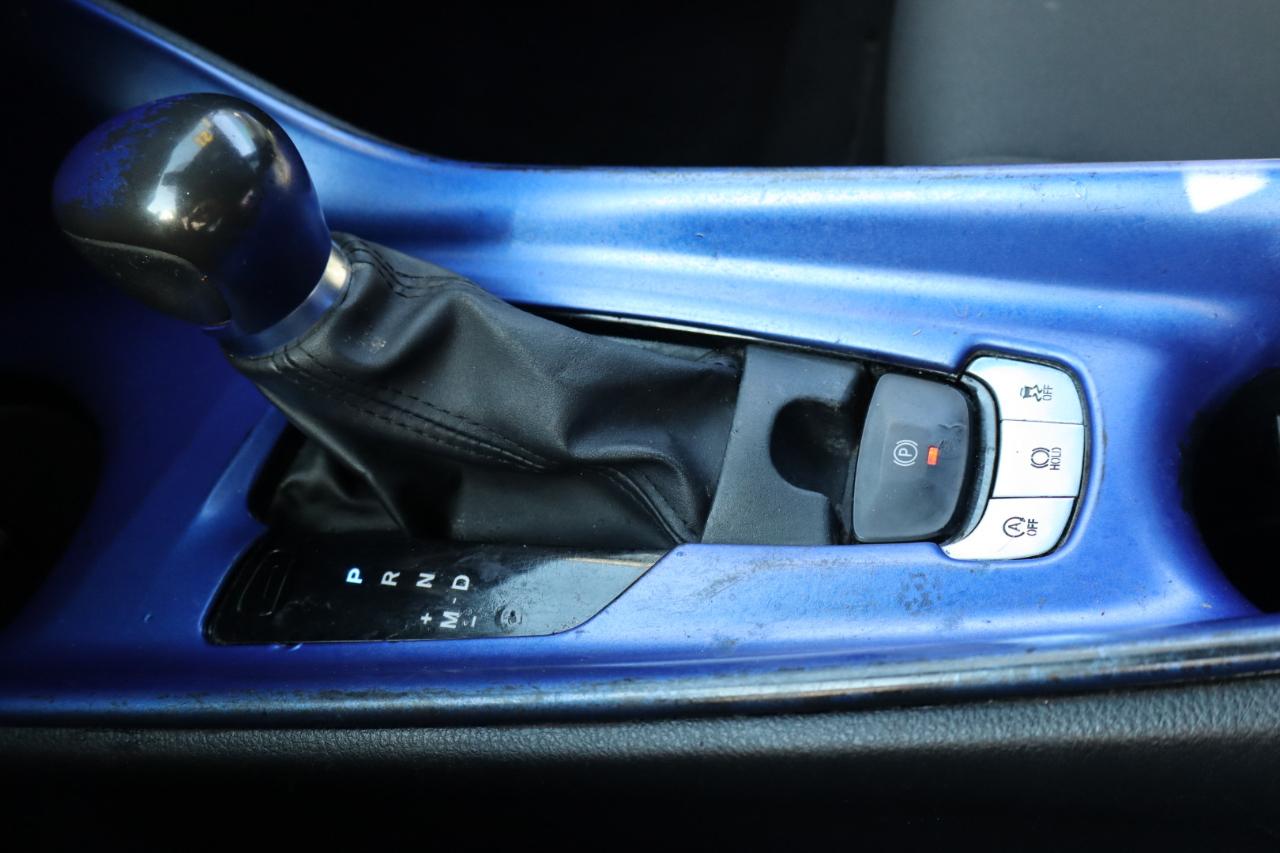 Toyota C-HR Nightshade FWD (Natl) 2021