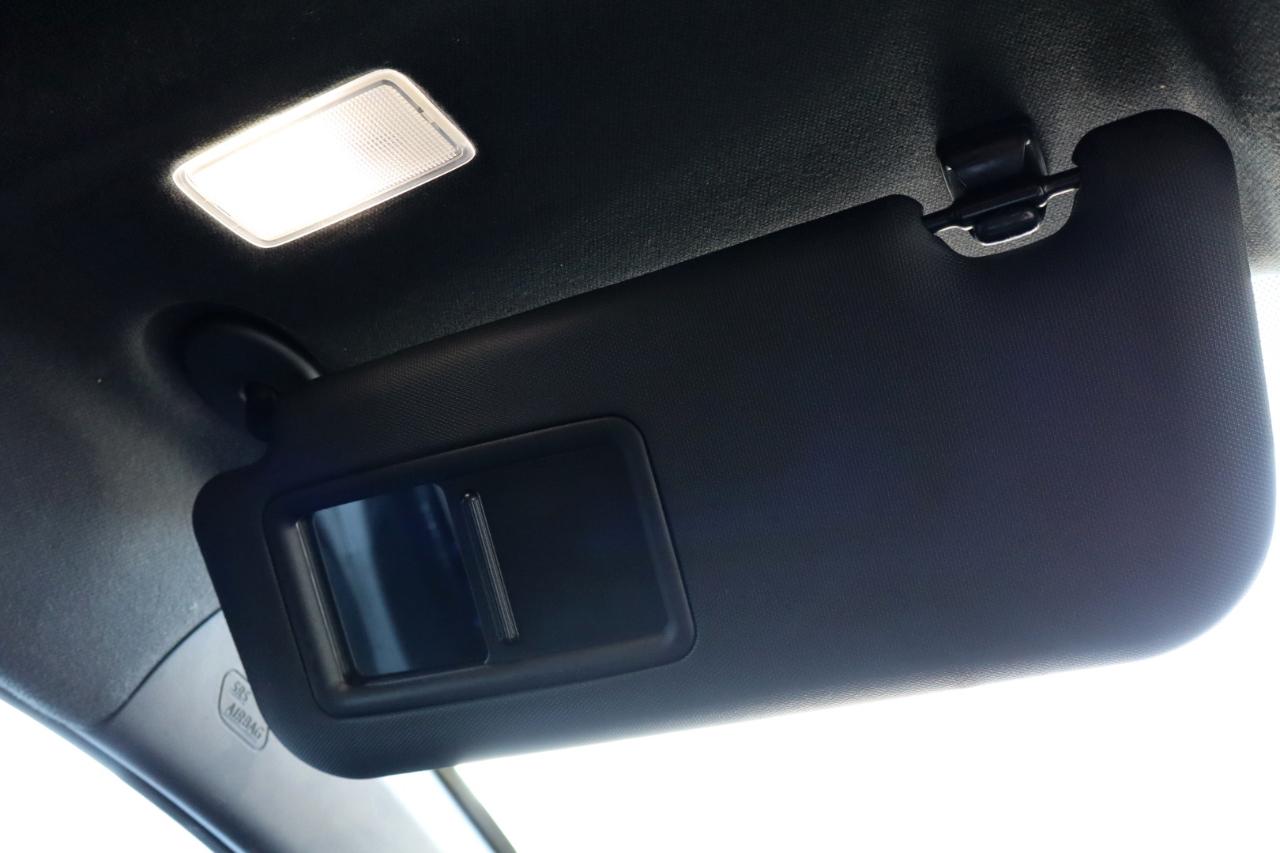 Toyota C-HR Nightshade FWD (Natl) 2021