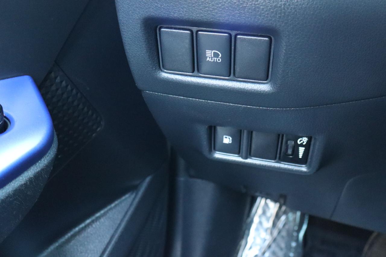 Toyota C-HR Nightshade FWD (Natl) 2021