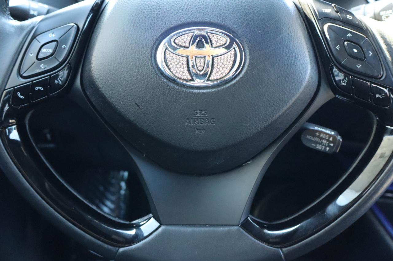 Toyota C-HR Nightshade FWD (Natl) 2021