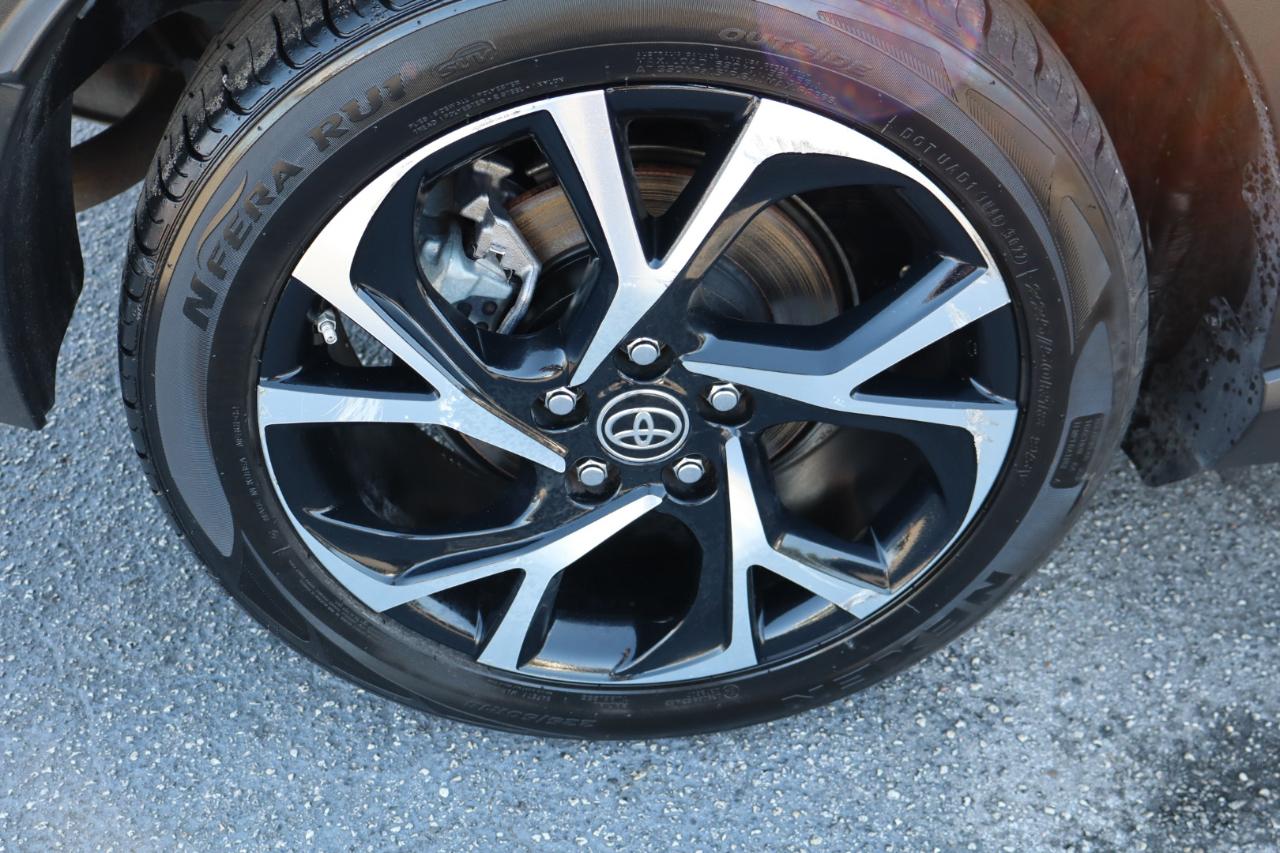 Toyota C-HR Nightshade FWD (Natl) 2021