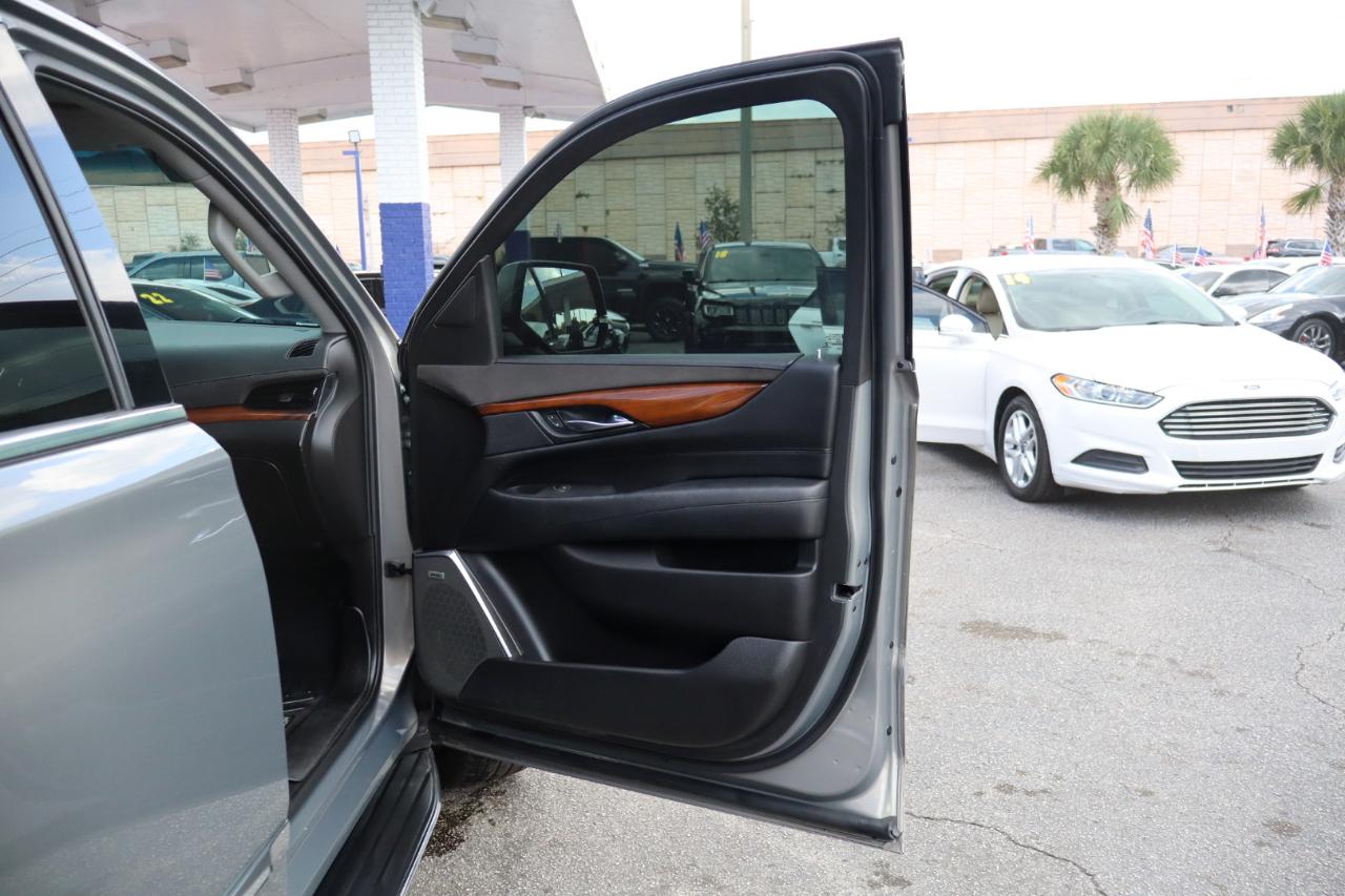 Cadillac Escalade 2WD 4dr Luxury 2017