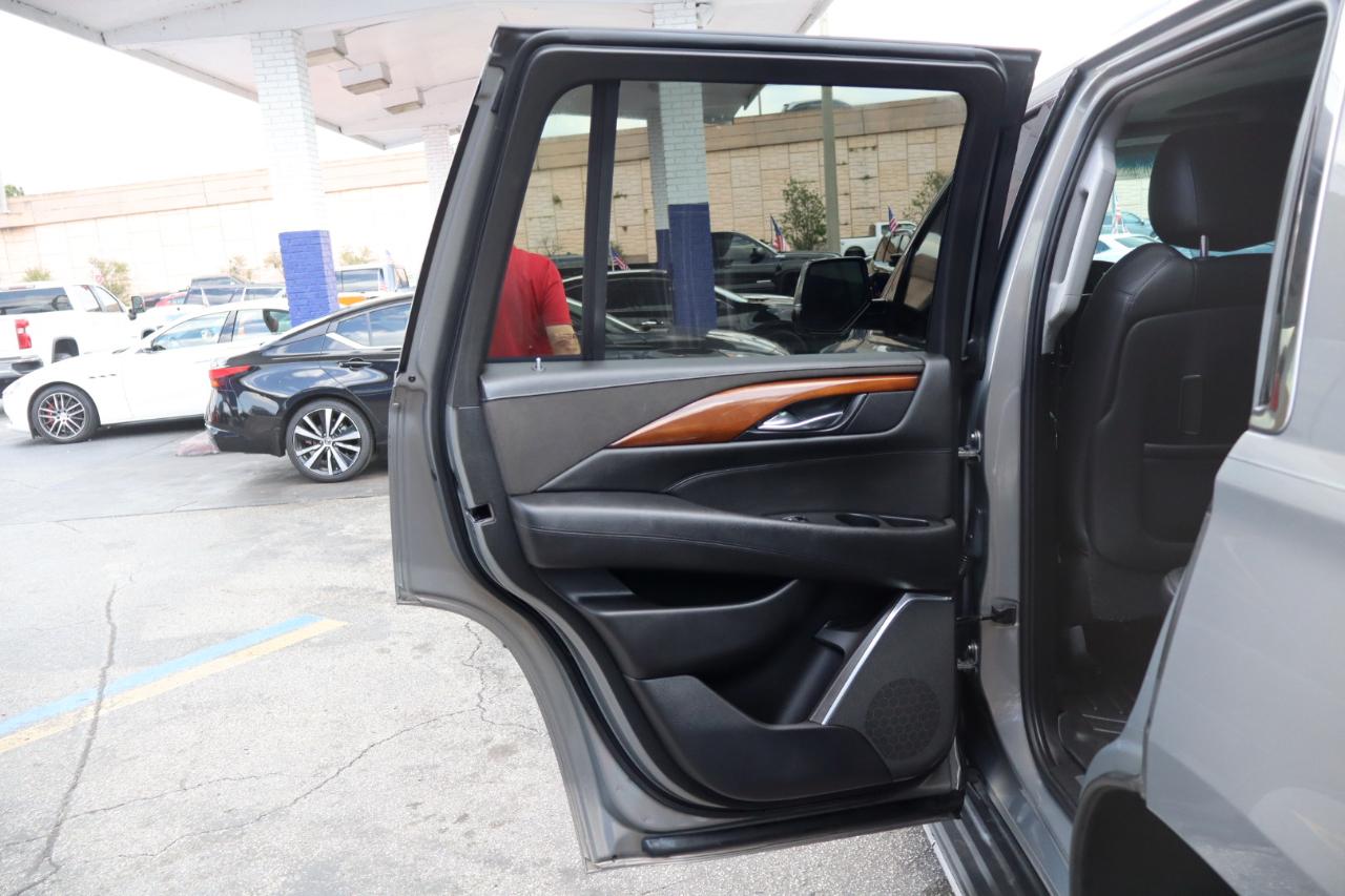 Cadillac Escalade 2WD 4dr Luxury 2017