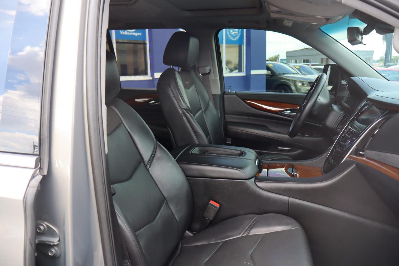 Cadillac Escalade 2WD 4dr Luxury 2017