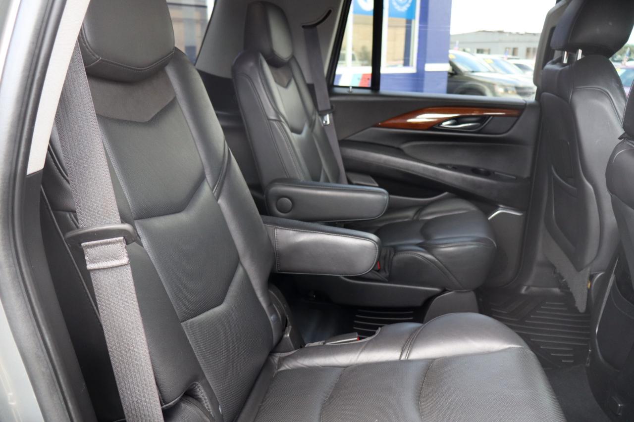 Cadillac Escalade 2WD 4dr Luxury 2017