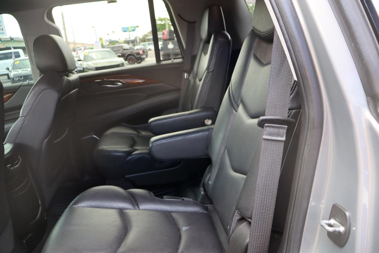 Cadillac Escalade 2WD 4dr Luxury 2017