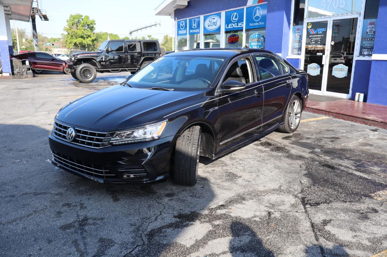 Volkswagen Passat R-Line w/Comfort Pkg Auto 2017