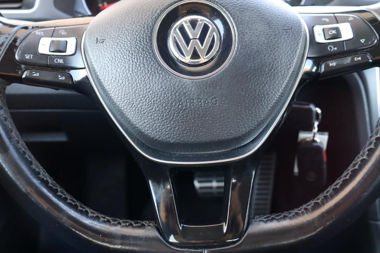 Volkswagen Passat R-Line w/Comfort Pkg Auto 2017