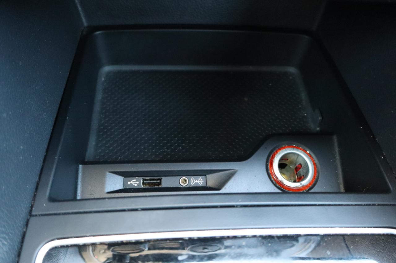 Volkswagen Passat R-Line w/Comfort Pkg Auto 2017