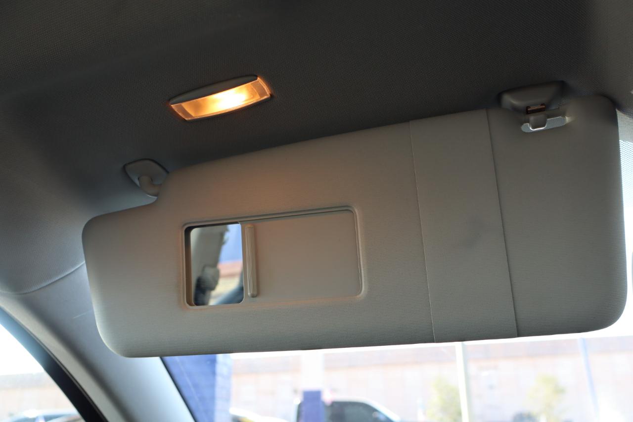 Volkswagen Passat R-Line w/Comfort Pkg Auto 2017