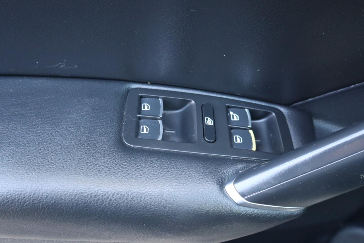 Volkswagen Passat R-Line w/Comfort Pkg Auto 2017